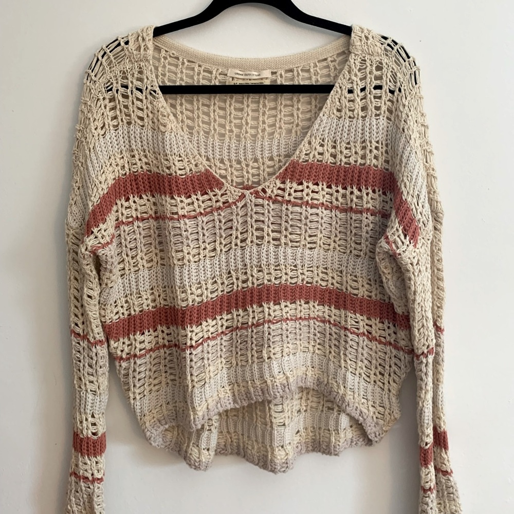 Urban outfitters sweater size small worn once
